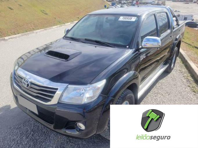 LOTE 003 - TOYOTA HILUX CD 2013